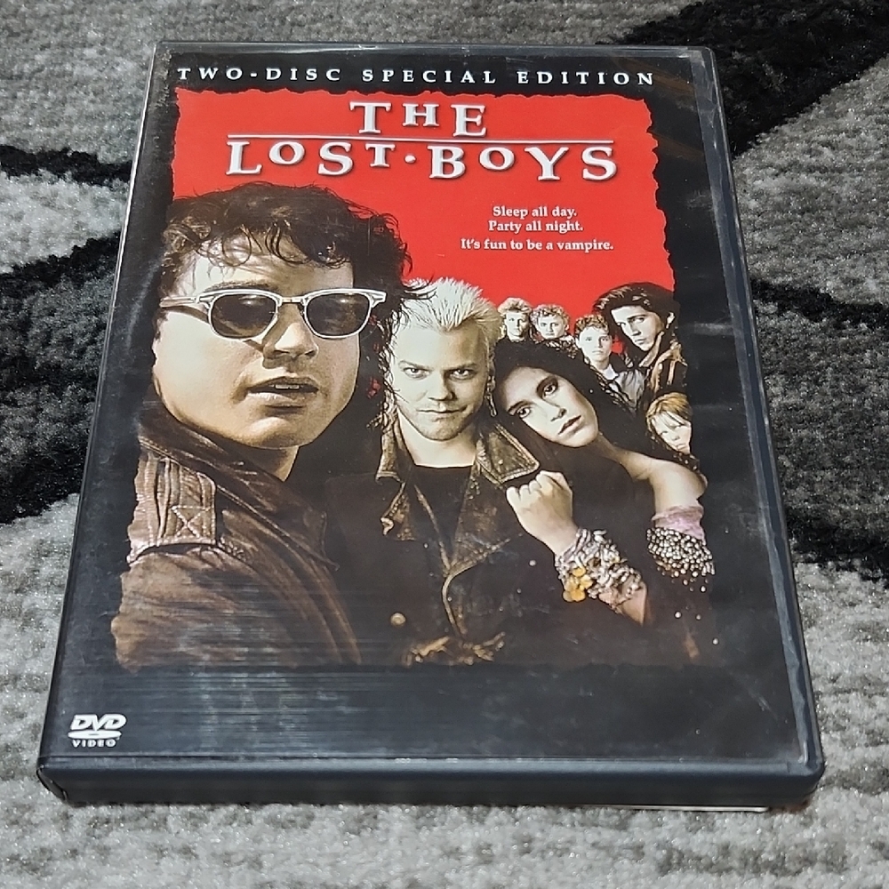SPECIAL EDITION THE LOST BOYS 2-DISC 1887 COMEDY HORROR DVD SET